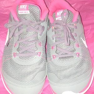 Women’s Nike flex trainers